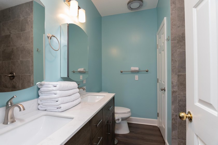 Nice two bedroom, two bath Canterbury Court condo located on a - photo 27