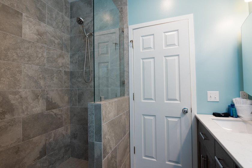 Nice two bedroom, two bath Canterbury Court condo located on a - photo 28