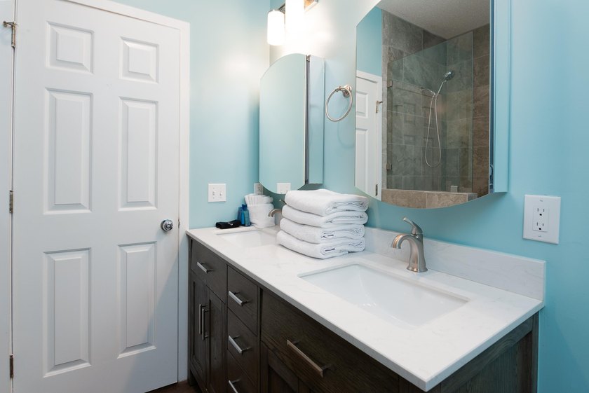 Nice two bedroom, two bath Canterbury Court condo located on a - photo 29
