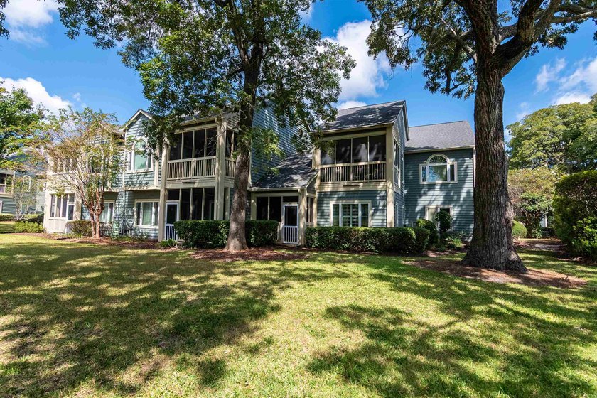 Nice two bedroom, two bath Canterbury Court condo located on a - photo 37