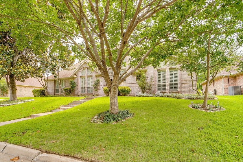 WELCOME HOME TO 3736 BEN CREEK COURT! Nestled in a highly - photo 3