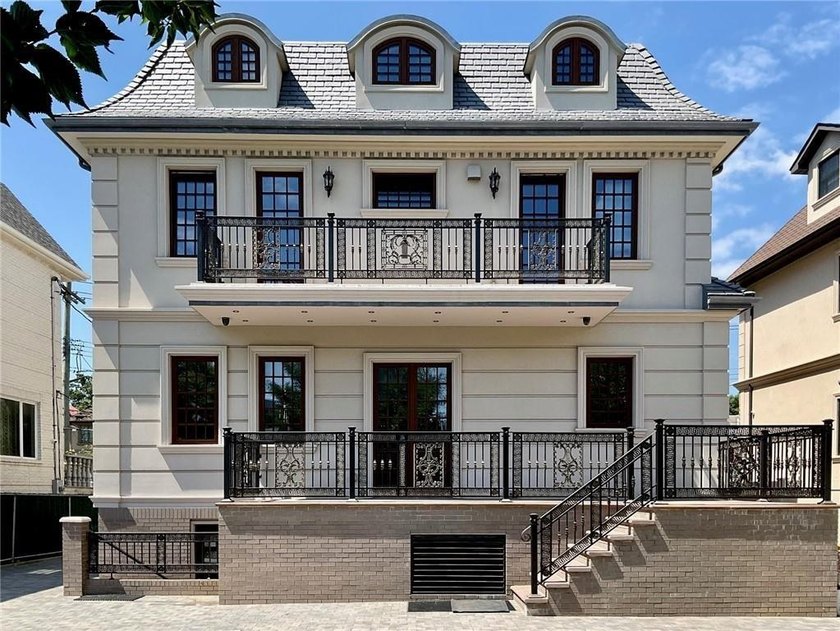 Best neighborhood! Luxury 3 story Mansion-Like house, among very - photo 6