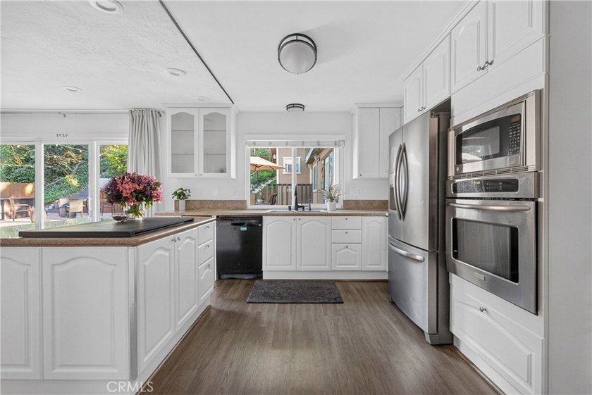 Located in a highly sought-after Palos Verdes Peninsula - photo 17