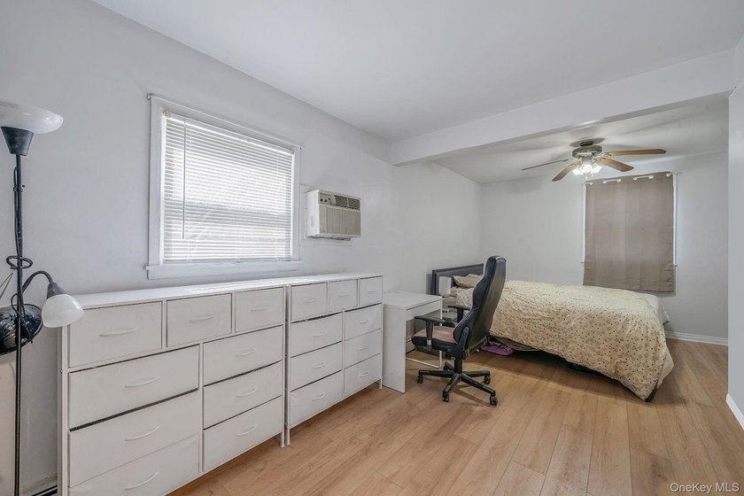 Welcome Home To This Charming Lindenhurst Colonial Nestled In - photo 7