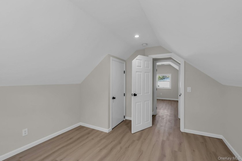 Move Right in to this beautifully updated home, must see! - photo 17