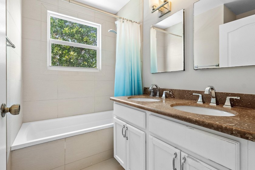 Don't miss this exceptional Parkland home. Move-in ready - photo 24