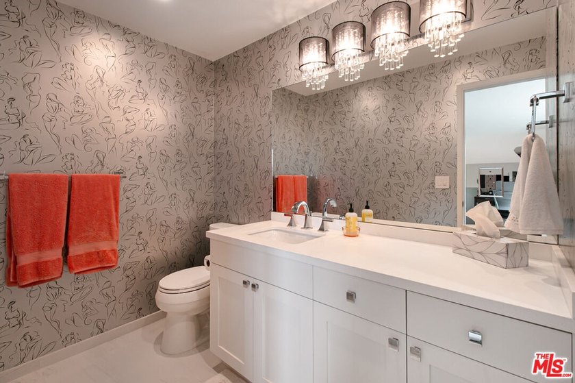 $50,000 Price Adjustment. Stunning light-filled, renovated end - photo 15