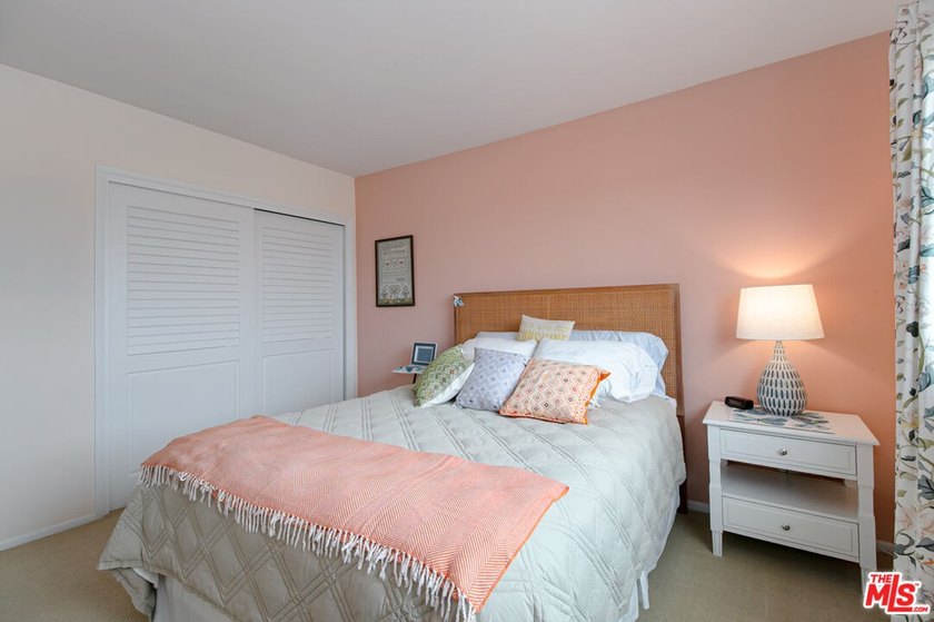 $50,000 Price Adjustment. Stunning light-filled, renovated end - photo 25