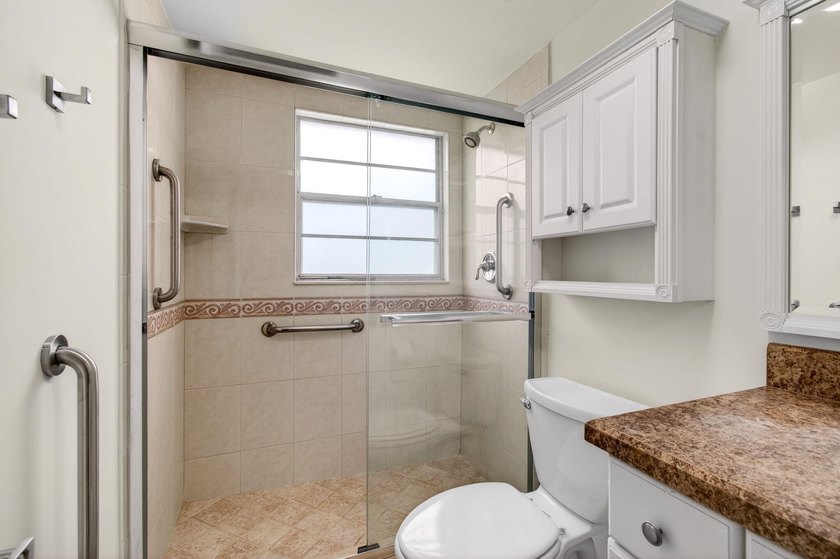 Located on the third and top floor with no neighbors above and - photo 28