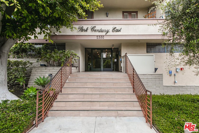 $50,000 Price Adjustment. Stunning light-filled, renovated end - photo 30