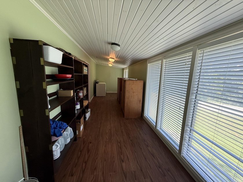 Prime Commercial Opportunity with Residential Living in Mountain - photo 31