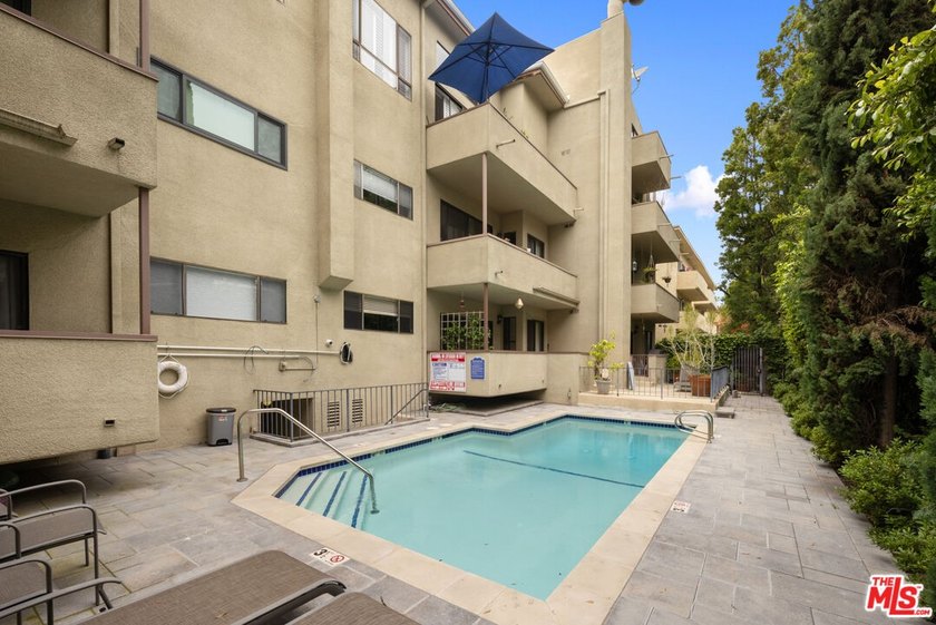 $50,000 Price Adjustment. Stunning light-filled, renovated end - photo 33