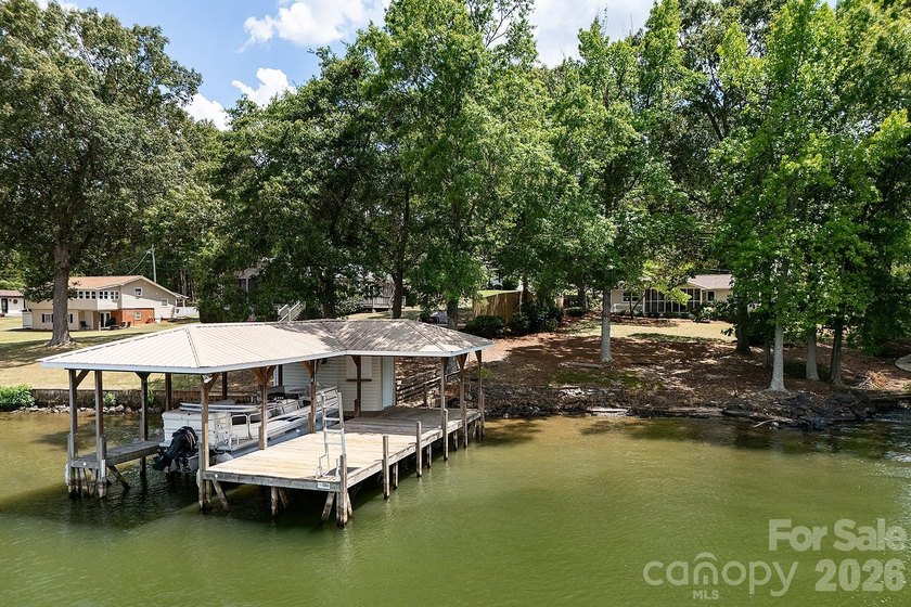Lake Tillery sunsets, gentle waters, and a beautifully shaded - photo 3