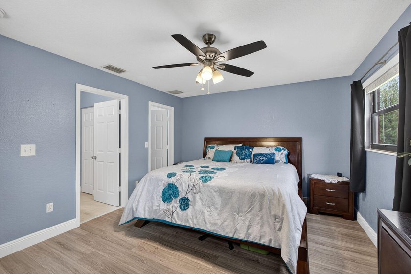 Welcome to this beautifully updated home featuring a New Roof - photo 20