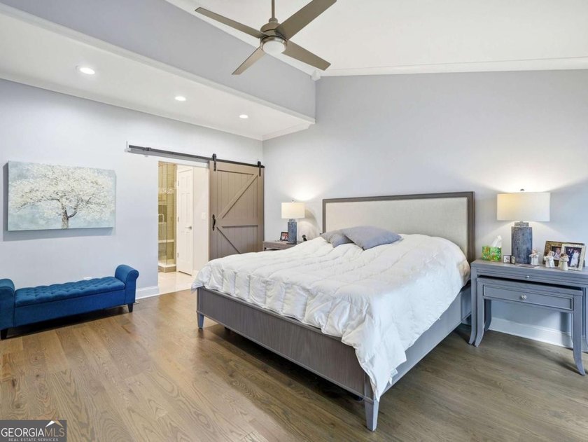 Welcome to your private Lake Lanier retreat, where luxury - photo 31