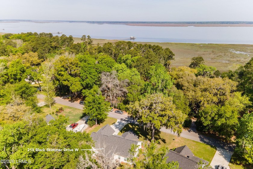 Located in the coveted Sommerset Point community, this - photo 3