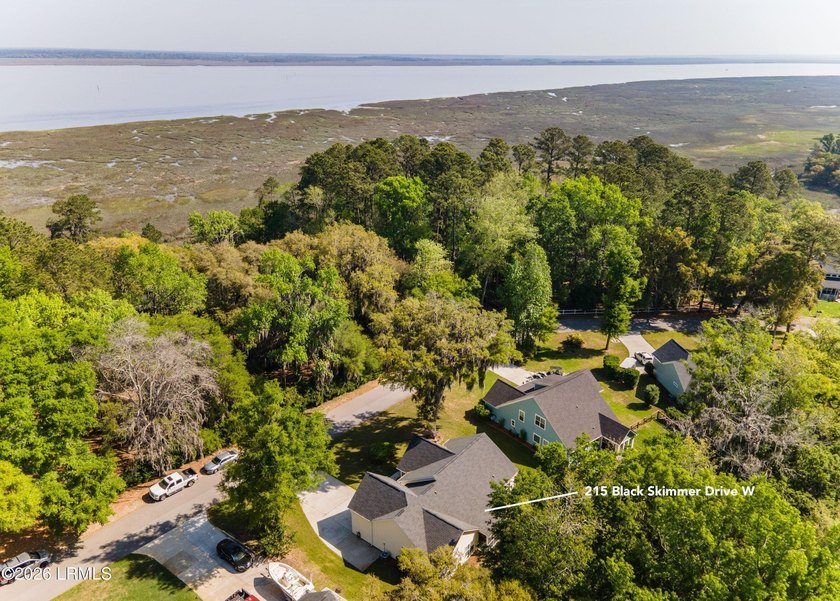 Located in the coveted Sommerset Point community, this - photo 4
