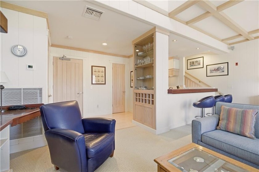 Rare opportunity to own in The Aquidneck Club Clubhouse - photo 12