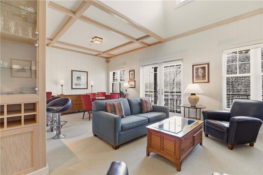 Rare opportunity to own in The Aquidneck Club Clubhouse - photo 14