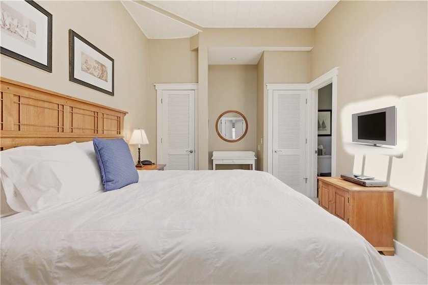 Rare opportunity to own in The Aquidneck Club Clubhouse - photo 23