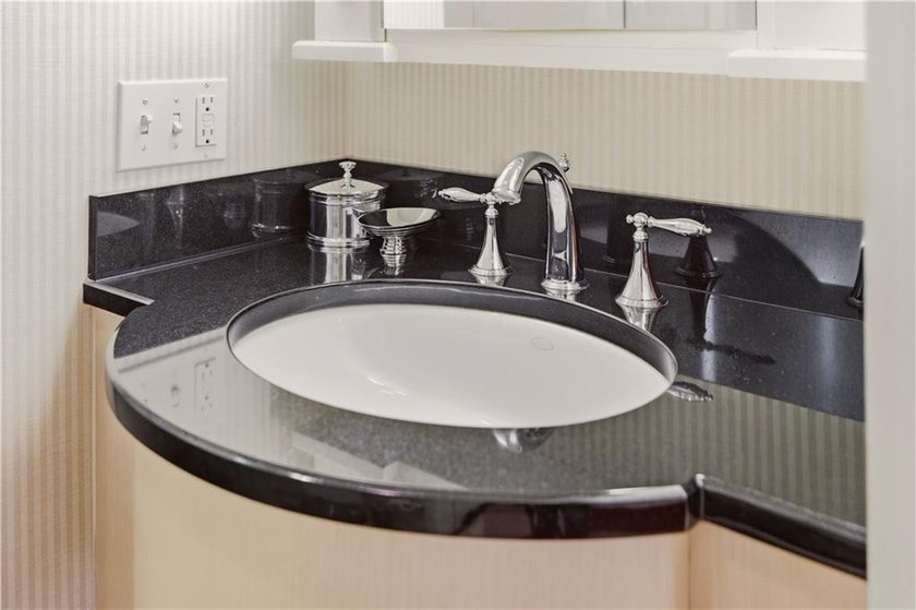 Rare opportunity to own in The Aquidneck Club Clubhouse - photo 33