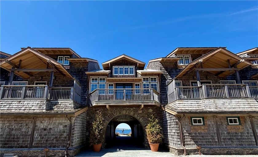 Rare opportunity to own in The Aquidneck Club Clubhouse - photo 38