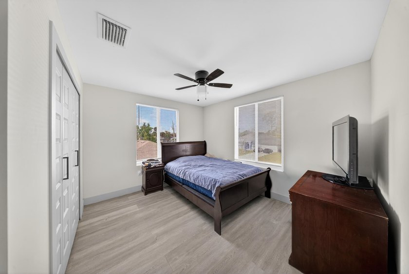 Welcome to this gorgeous 2024-built home in a no HOA - photo 26