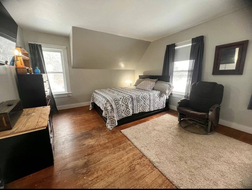 Step into this cozy 2-bedroom, 1.5-bath New Englander, where - photo 14