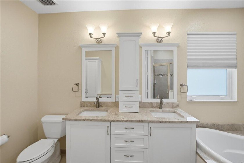 Discover this beautiful three bedroom 2.5 bath, 2.5-bath - photo 25