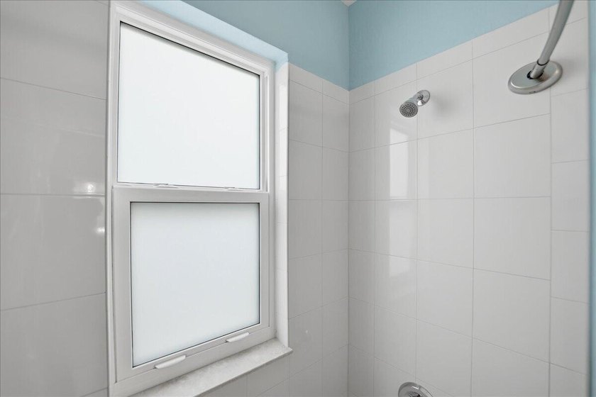 Discover this beautiful three bedroom 2.5 bath, 2.5-bath - photo 31
