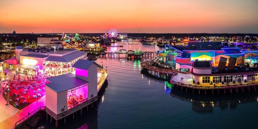 EXCEPTIONAL WATERFRONT INVESTMENT OPPORTUNITY! This fully - photo 34