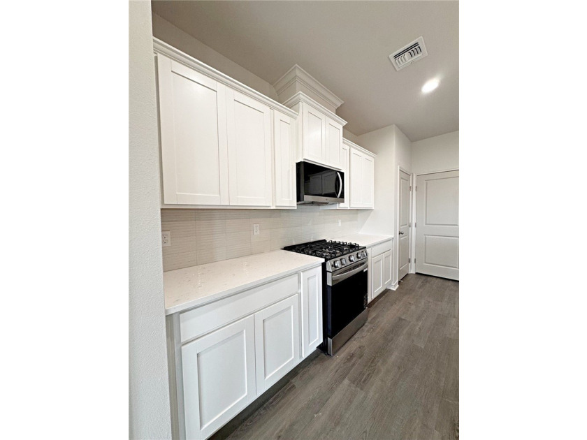 Welcome to 1414 Aegon, a beautifully appointed 3-bedroom - photo 12