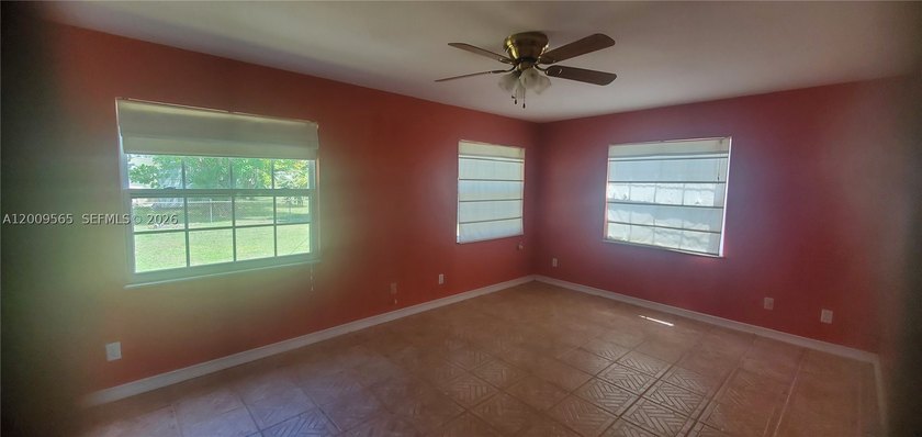 This solid concrete block house has 3 bed 1 bath single house - photo 12