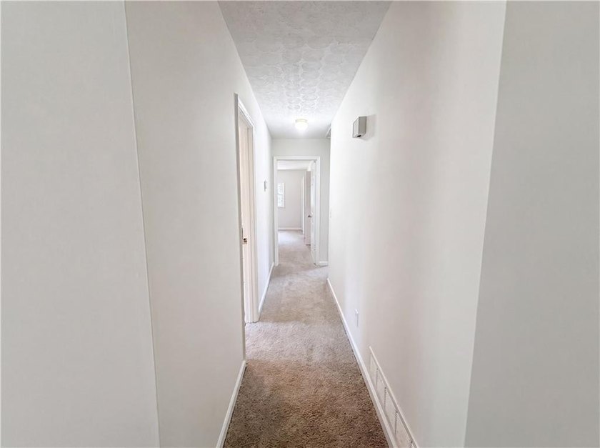 Welcome home to this charming home Featuring an inviting - photo 14