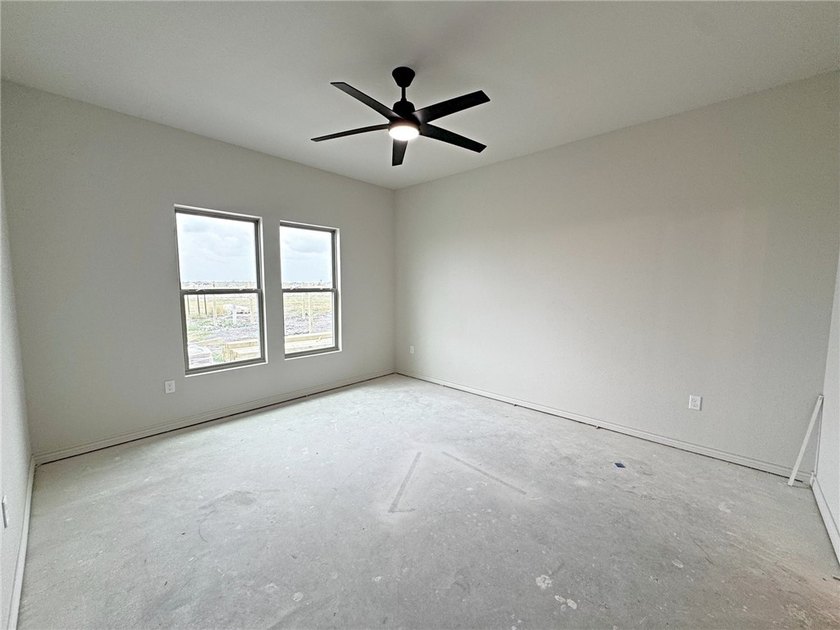 Welcome to 1414 Aegon, a beautifully appointed 3-bedroom - photo 15