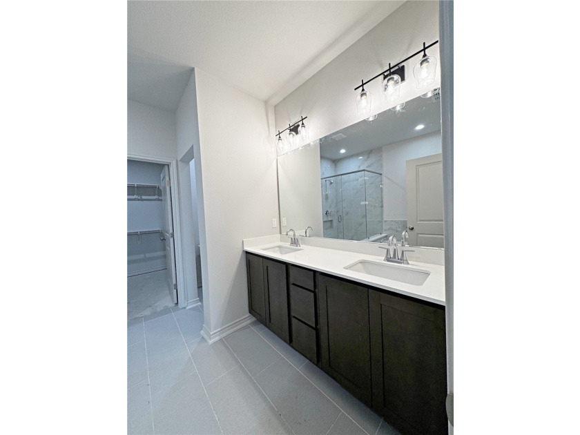 Welcome to 1414 Aegon, a beautifully appointed 3-bedroom - photo 16