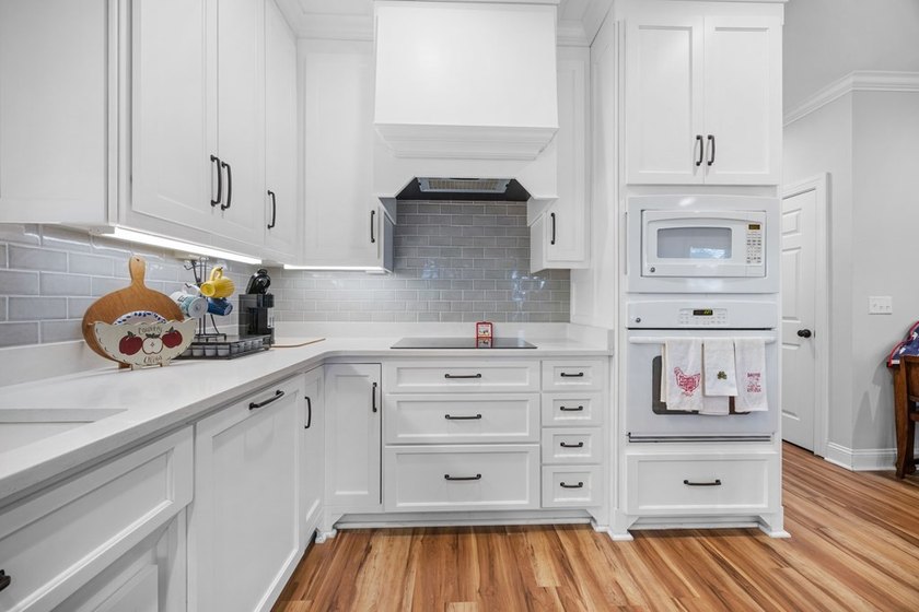 Perfectly maintained, like-new two-bedroom, two-bath home - photo 18