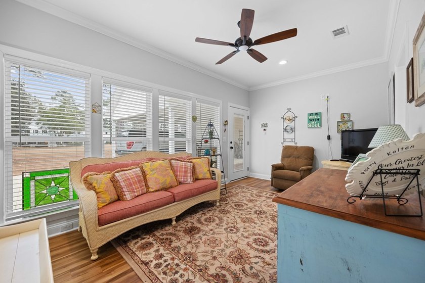 Perfectly maintained, like-new two-bedroom, two-bath home - photo 22