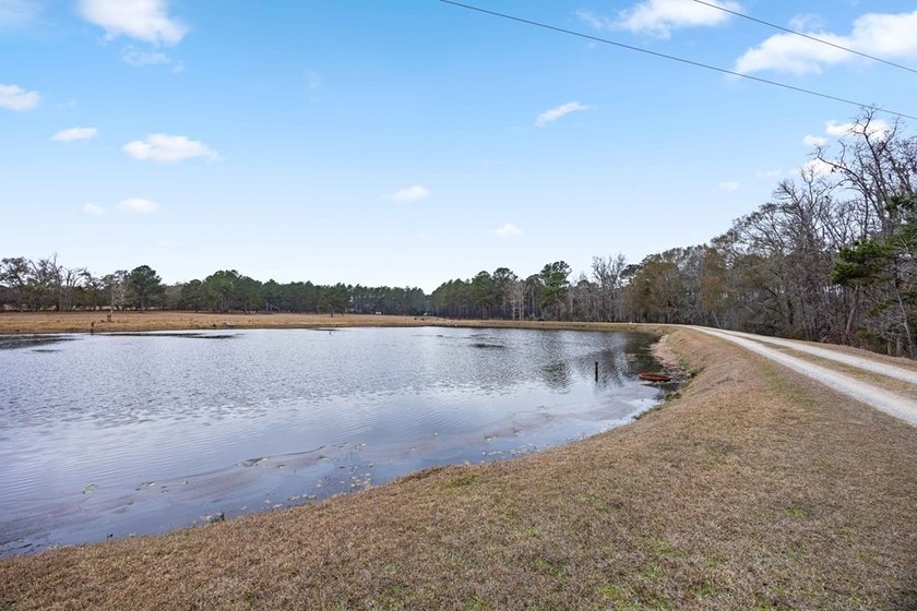 Perfectly maintained, like-new two-bedroom, two-bath home - photo 34