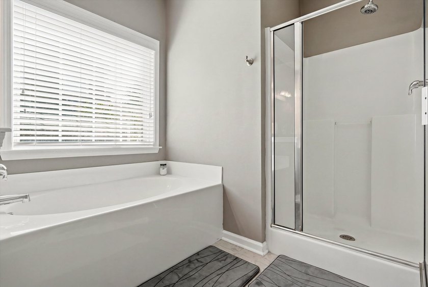Professional photos coming soon! Welcome home to this beautiful - photo 22