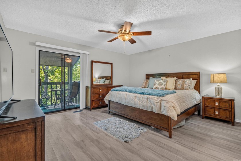 Immaculate 2-bedroom, 2-bath condo with stunning Lake Hamilton - photo 22