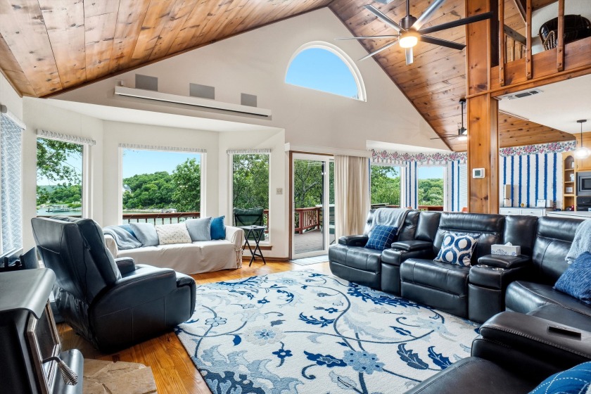 Split Level Waterfront Home SOLD - photo 9