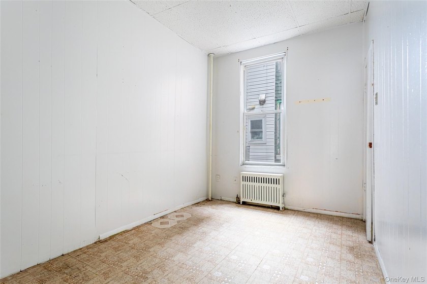 Four Unit rowhouse in the heart of Sunset Park with nicely - photo 4