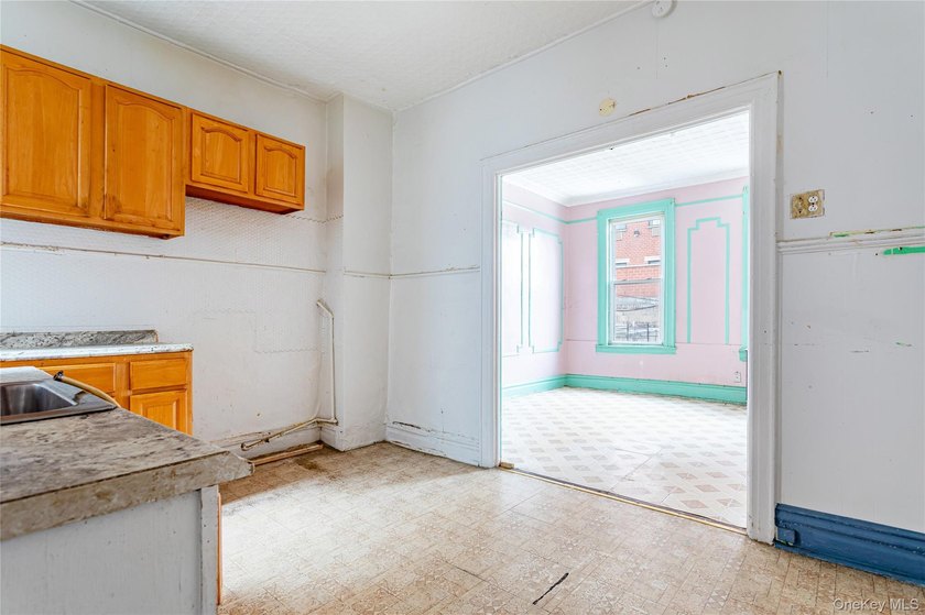 Four Unit rowhouse in the heart of Sunset Park with nicely - photo 7