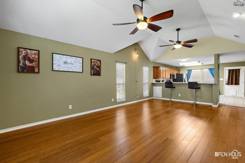 Low-maintenance living in southwest Wichita Falls! Open floor - photo 7