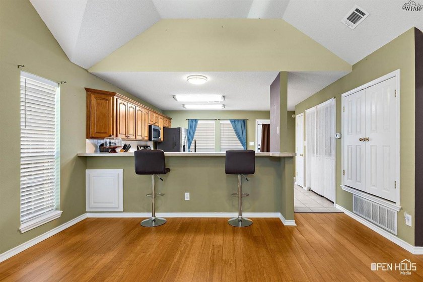 Low-maintenance living in southwest Wichita Falls! Open floor - photo 8