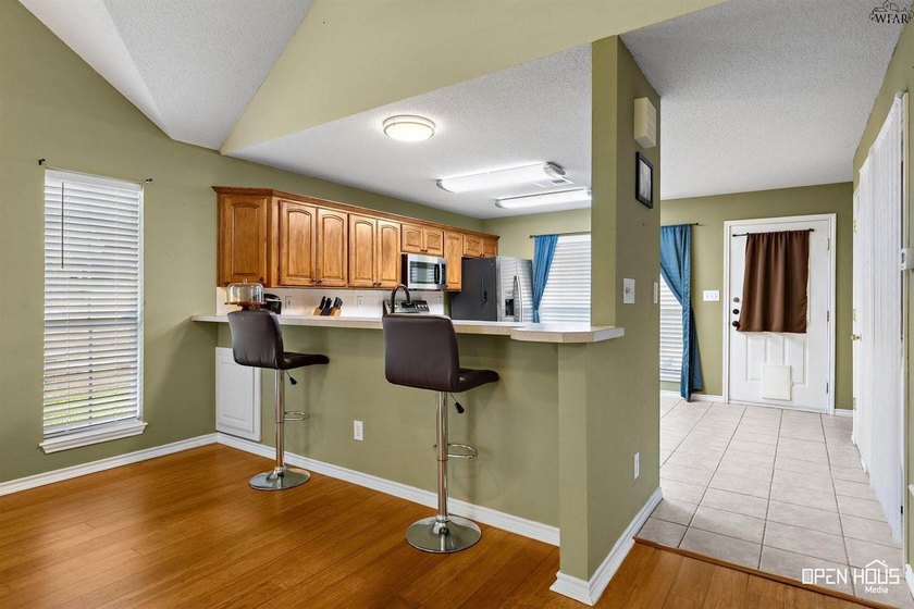Low-maintenance living in southwest Wichita Falls! Open floor - photo 9