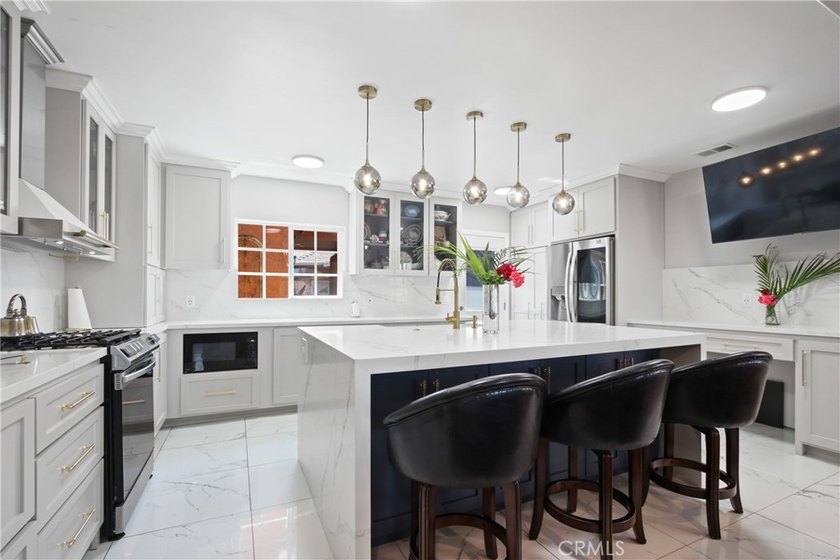 Style, space, and opportunity come together in this beautifully - photo 6