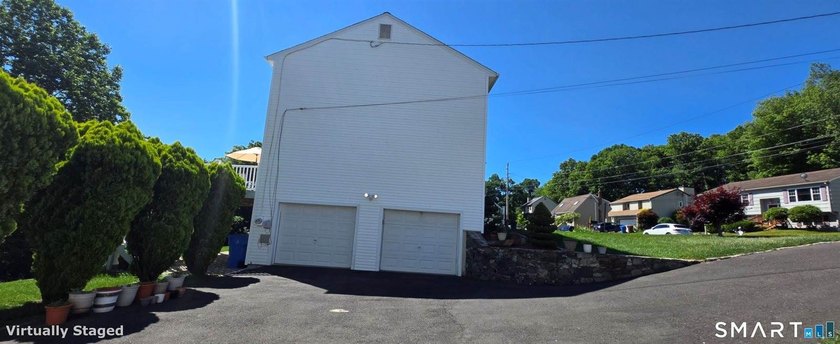 Opportunity awaits in this 3-bedroom Colonial located on a quiet - photo 2