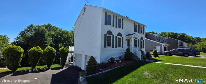 Opportunity awaits in this 3-bedroom Colonial located on a quiet - photo 4